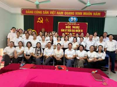 ĐẢNG UỶ TRƯỜNG THCS HOÀNG TÁ THỐN TRIỂN KHAI NHIỆM VỤ   NĂM HỌC